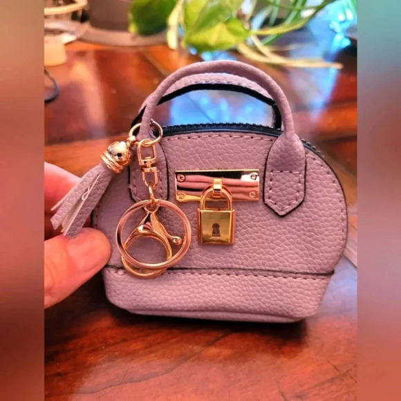 Miniature handbag charms You get one - Picture 7 of 15